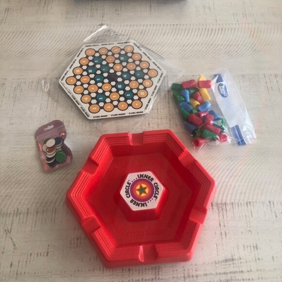 Vintage 1981 Milton Bradley Inner Circle Board Game #4111 - Picture 3 of 11